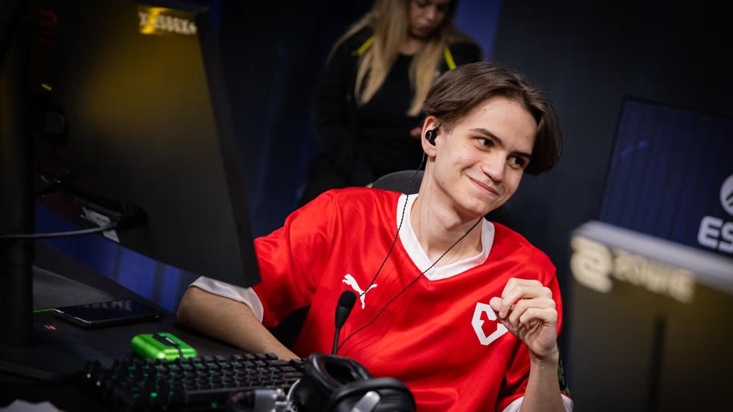 Игрок MOUZ NXT Адриан xelex побил рекорд по фрагам за карту